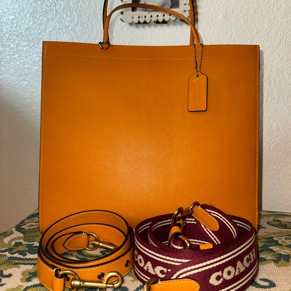 Coach Cashin Carry 32 in Papaya - Picture 10 of 10